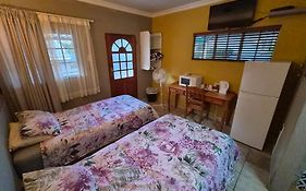 N4 Guest Lodge